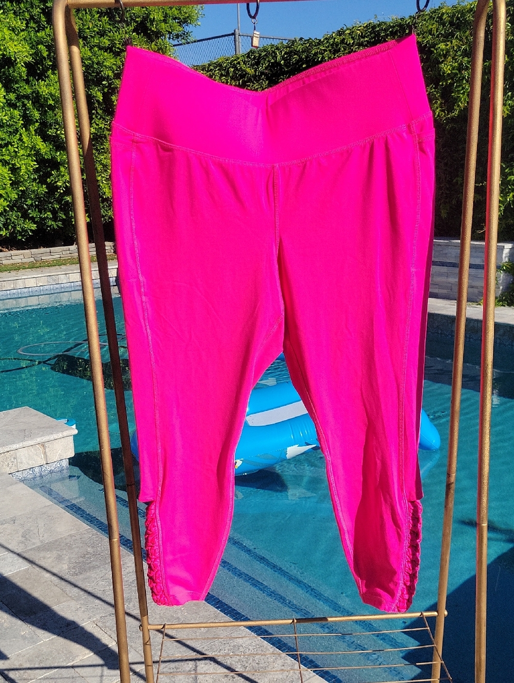 Lane Bryant LIVI High Rise Wicking 7/8 Leggings Hot Pink 18/20